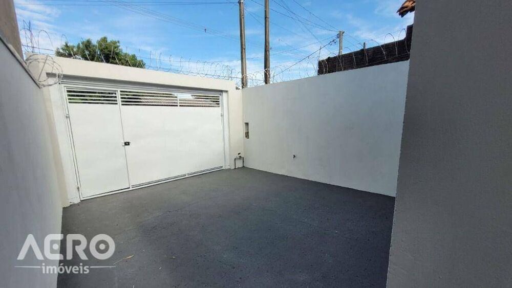 Casa à venda com 2 quartos, 68m² - Foto 2