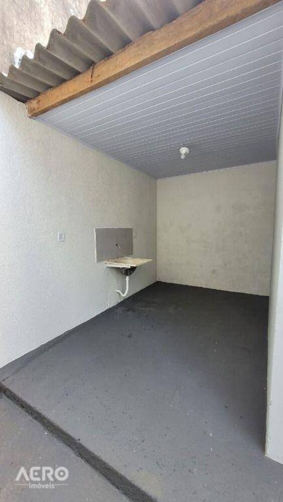 Casa à venda com 2 quartos, 68m² - Foto 11