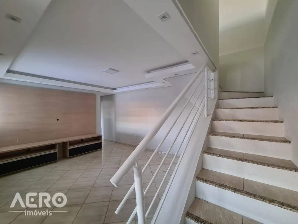 Casa, 3 quartos, 200 m² - Foto 1