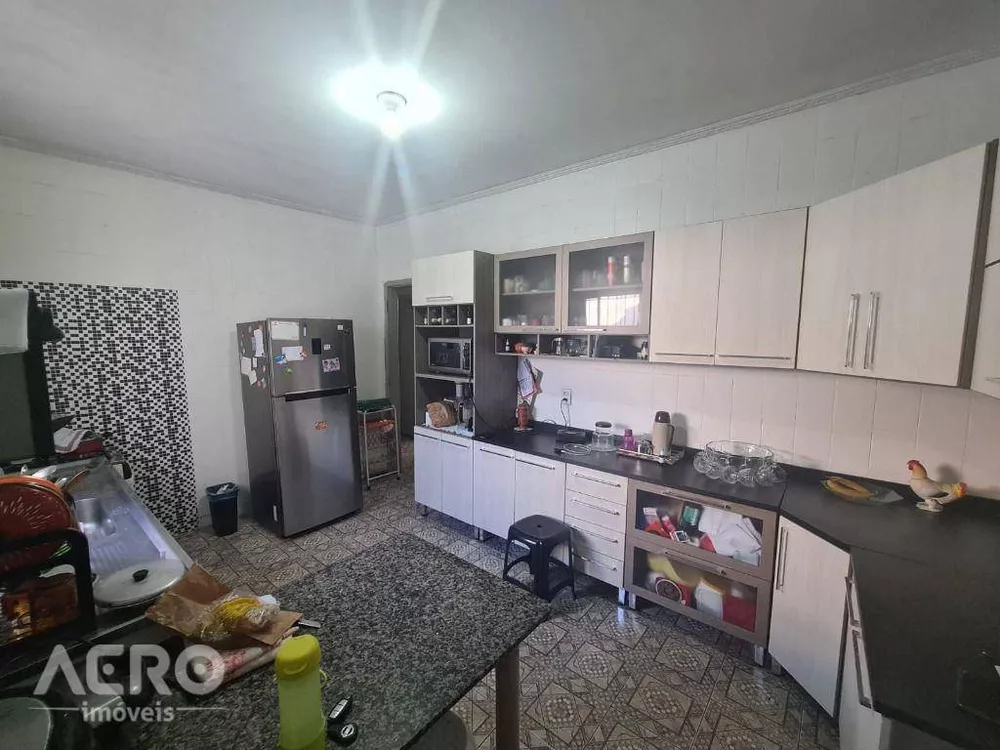 Casa à venda com 2 quartos, 128m² - Foto 4