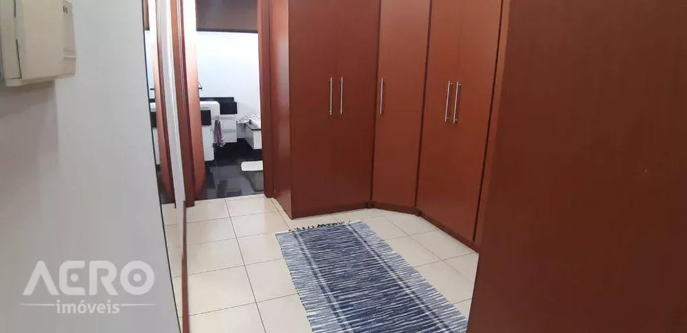 Casa à venda com 3 quartos, 270m² - Foto 3