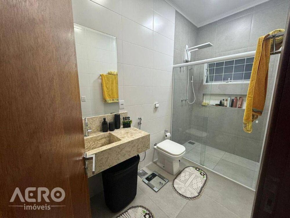 Casa, 3 quartos, 245 m² - Foto 4