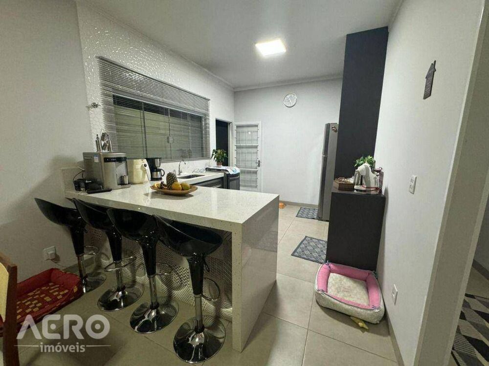 Casa, 3 quartos, 245 m² - Foto 2