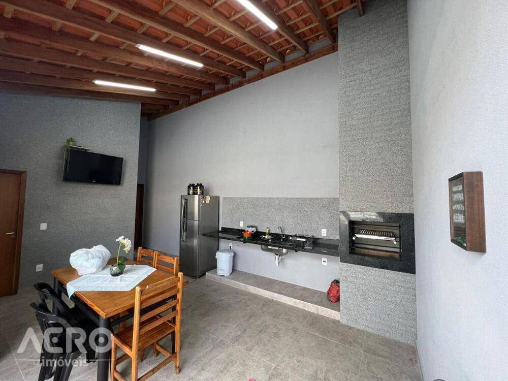 Casa, 3 quartos, 245 m² - Foto 1