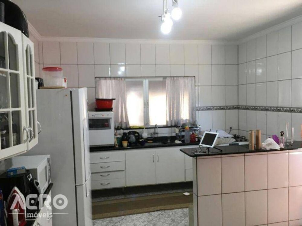 Casa, 3 quartos, 233 m² - Foto 2