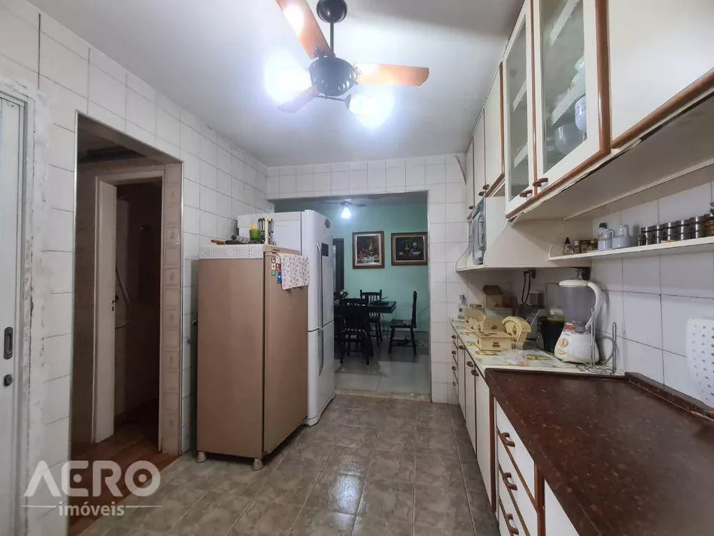 Casa à venda com 3 quartos, 149m² - Foto 3