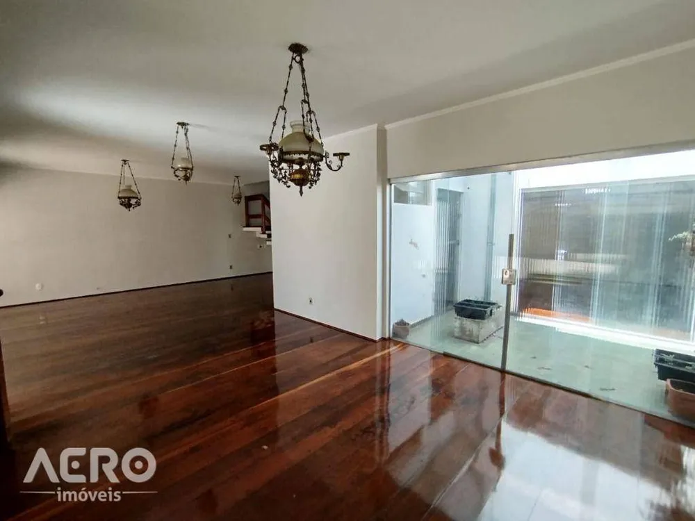 Casa, 6 quartos, 350 m² - Foto 2