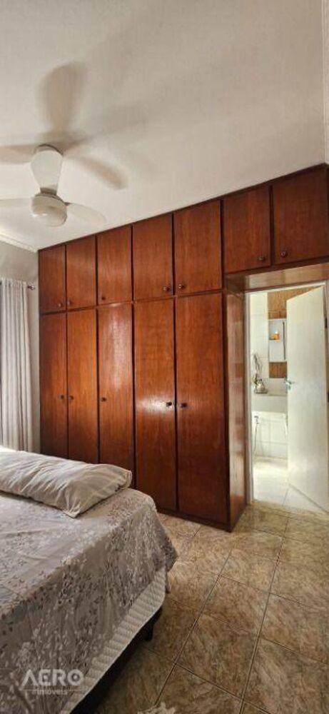 Casa à venda com 4 quartos, 245m² - Foto 28