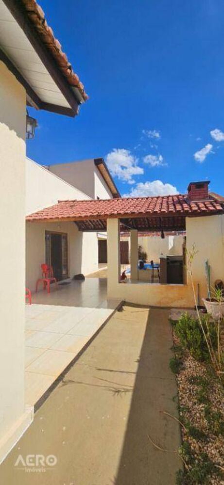 Casa à venda com 4 quartos, 245m² - Foto 16