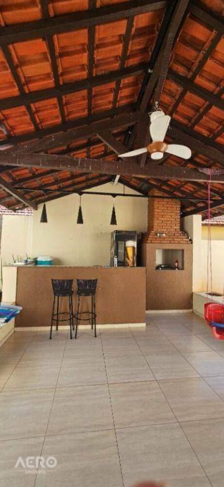 Casa à venda com 4 quartos, 245m² - Foto 9