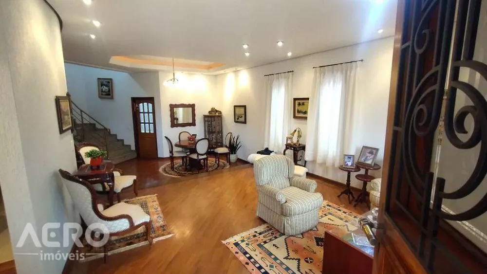 Casa de Condomínio à venda com 3 quartos, 314m² - Foto 2