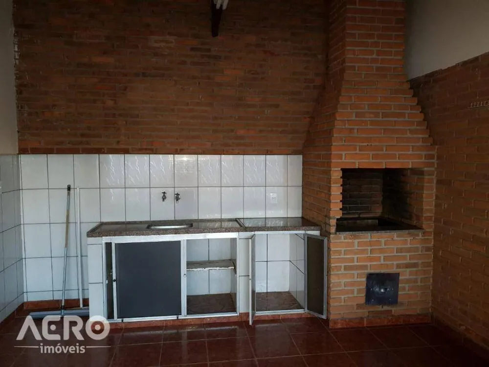 Casa, 6 quartos, 218 m² - Foto 1
