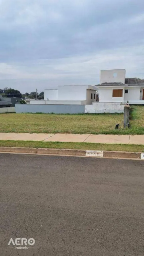 Loteamento e Condomínio, 408 m² - Foto 1