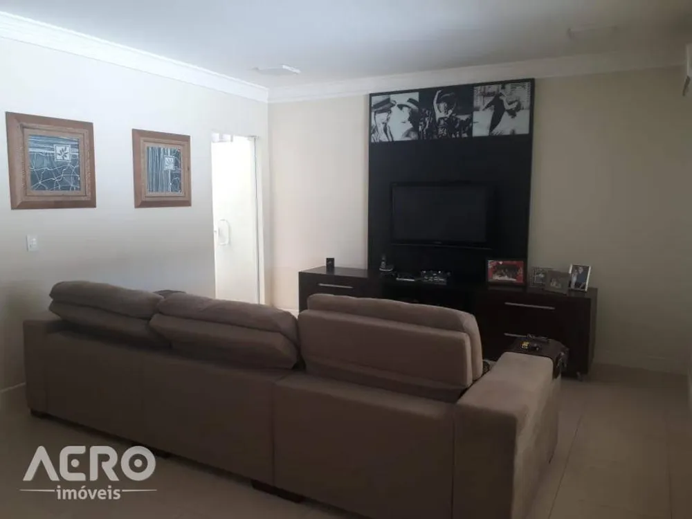 Casa, 3 quartos, 200 m² - Foto 5