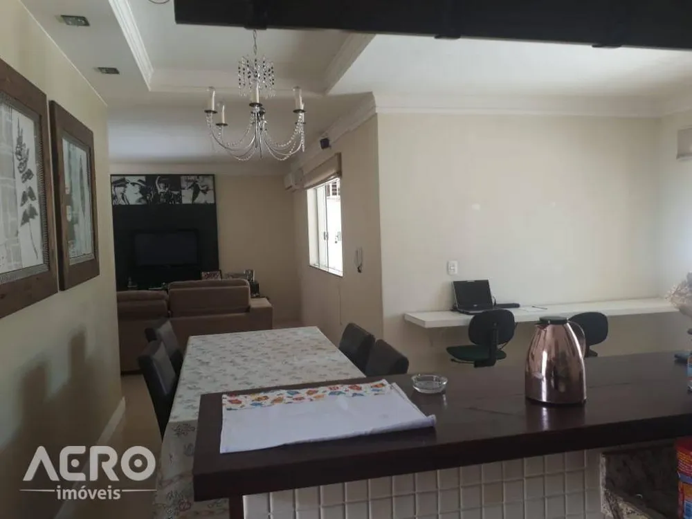 Casa, 3 quartos, 200 m² - Foto 2