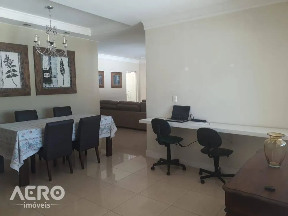 Casa, 3 quartos, 200 m² - Foto 3
