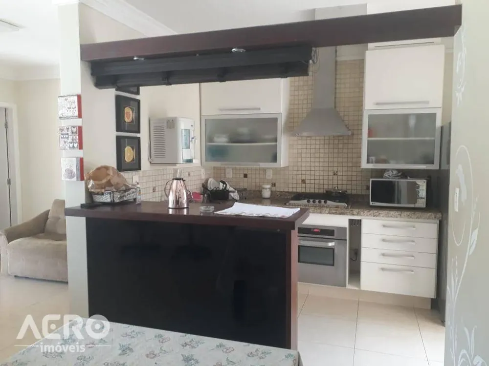 Casa, 3 quartos, 200 m² - Foto 1