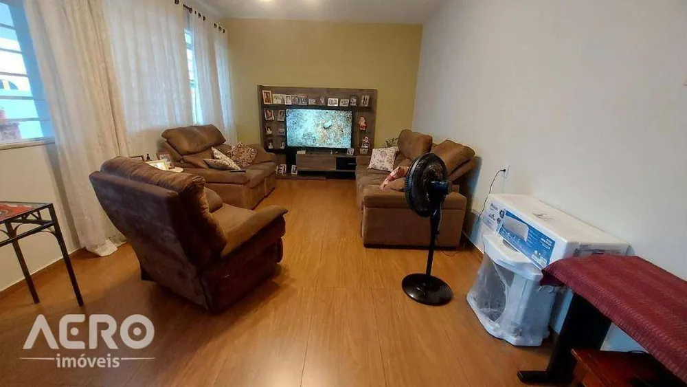Casa, 3 quartos, 191 m² - Foto 3