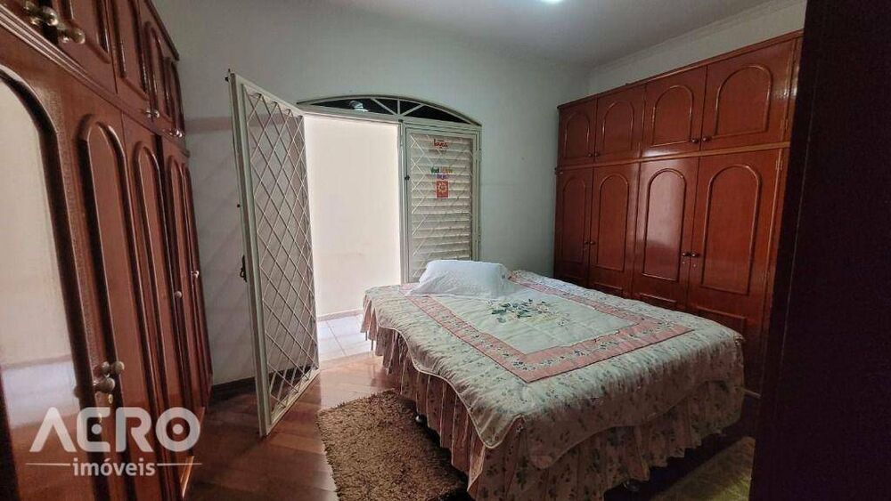 Casa, 3 quartos, 341 m² - Foto 14