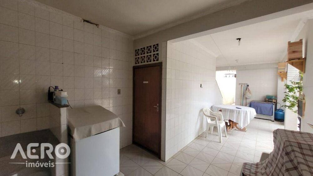 Casa, 3 quartos, 341 m² - Foto 26