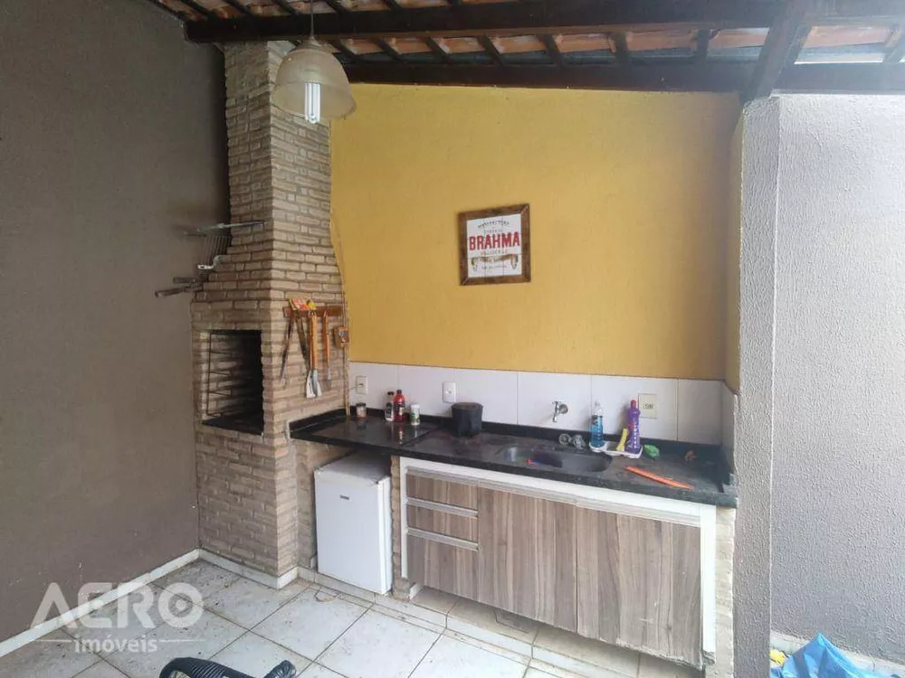 Casa à venda com 2 quartos, 135m² - Foto 3