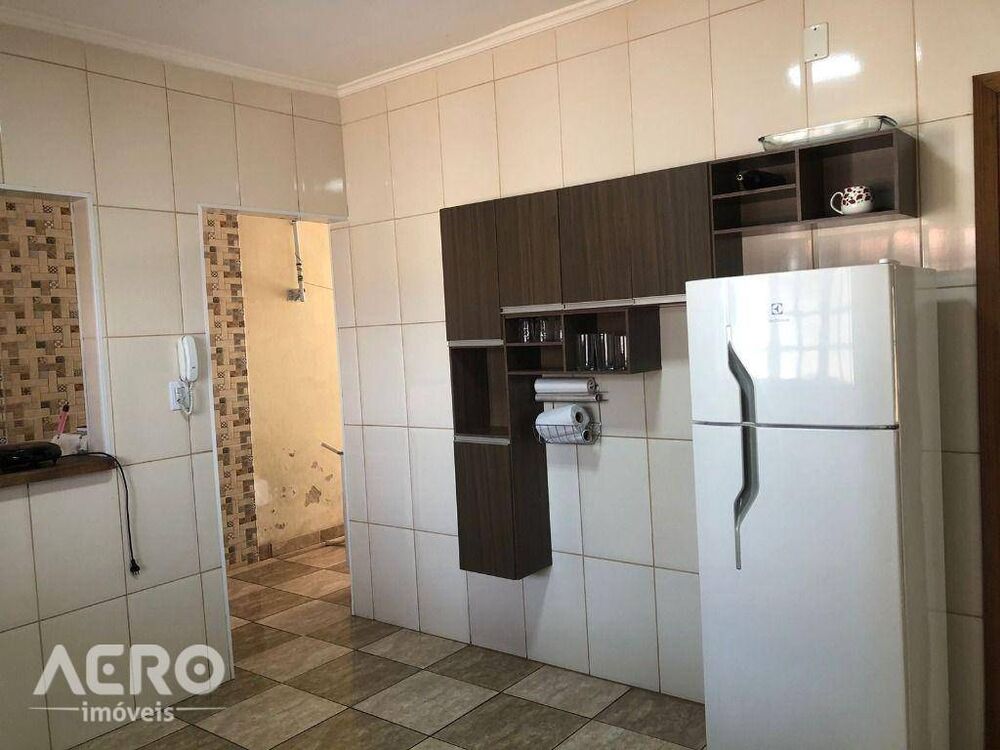 Casa à venda com 4 quartos, 170m² - Foto 11