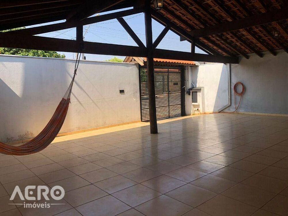 Casa à venda com 4 quartos, 170m² - Foto 4