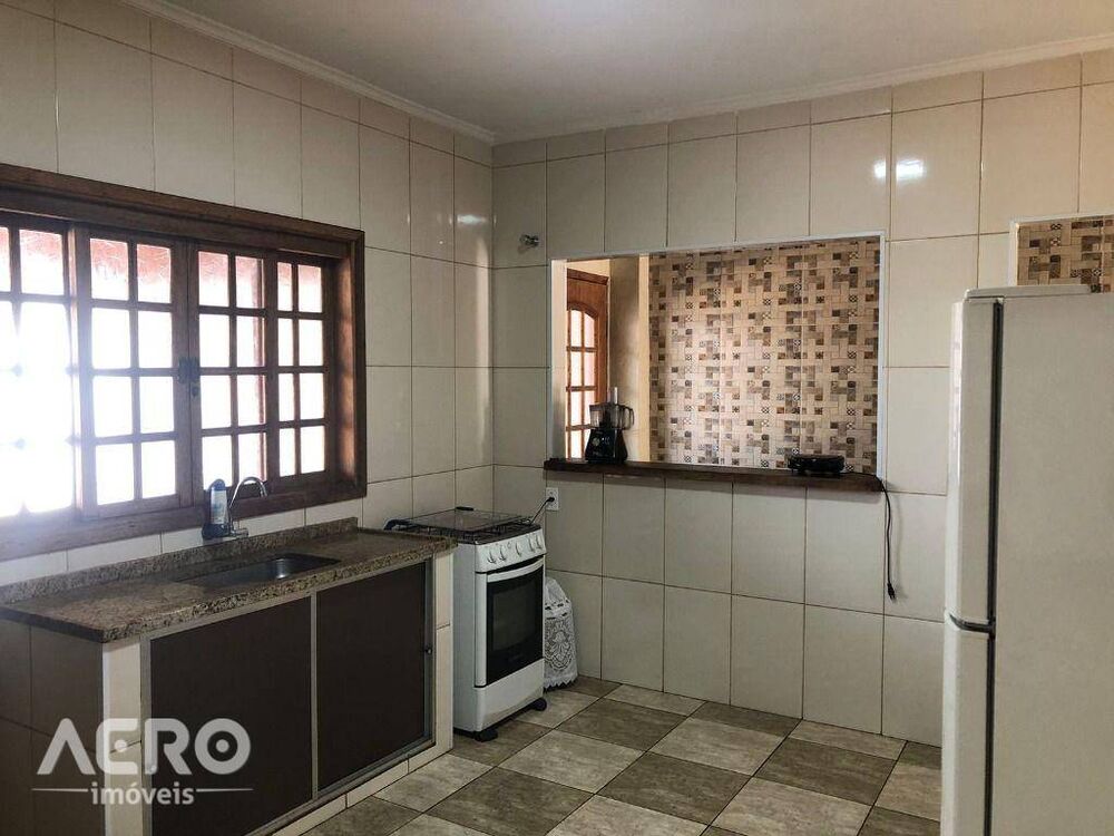 Casa à venda com 4 quartos, 170m² - Foto 9