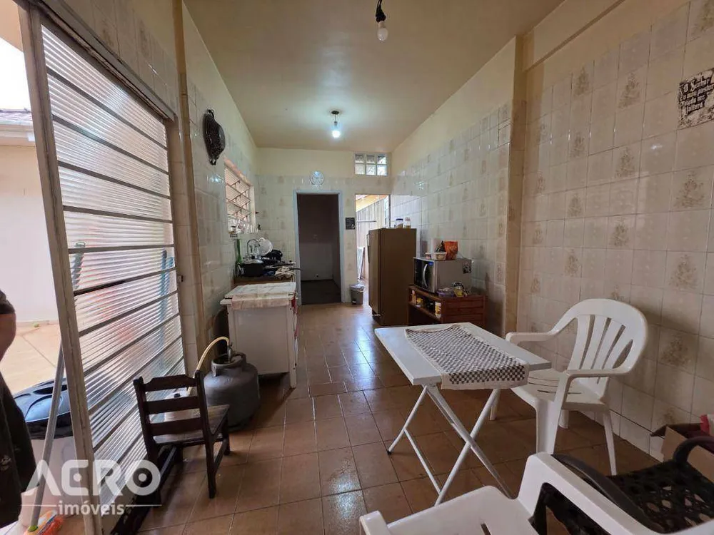 Casa, 3 quartos, 260 m² - Foto 2