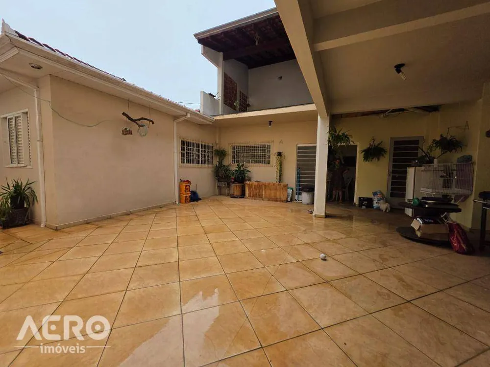 Casa, 3 quartos, 260 m² - Foto 1