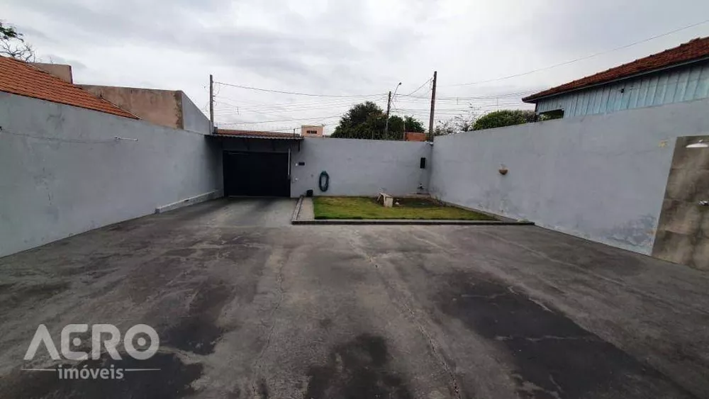 Casa à venda com 2 quartos, 140m² - Foto 1