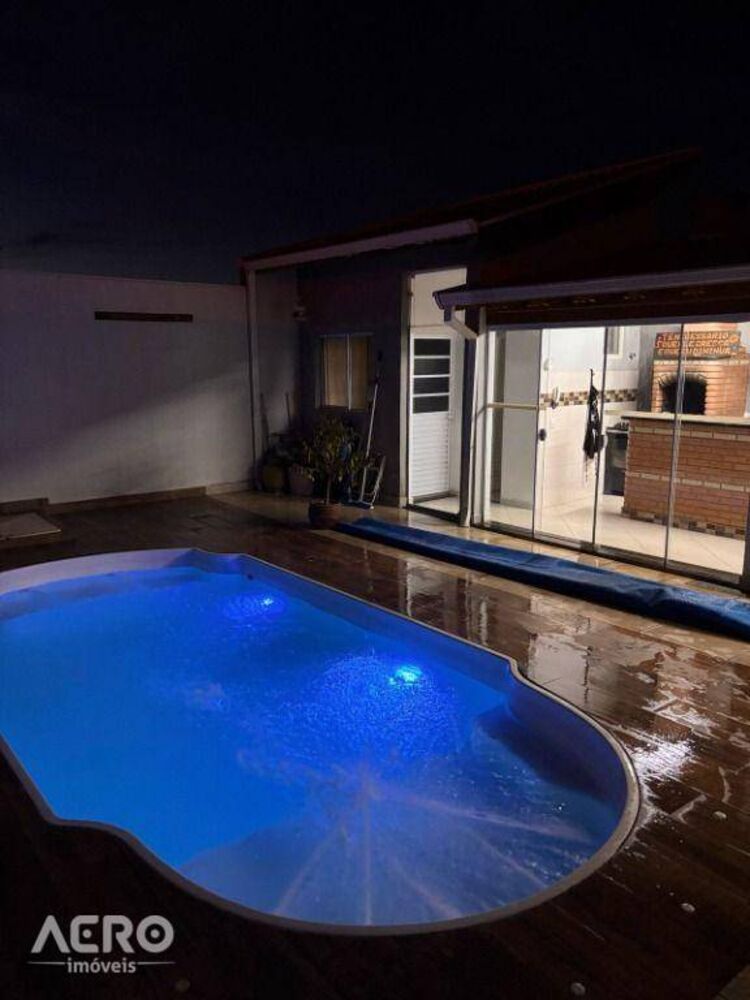 Casa à venda com 3 quartos, 183m² - Foto 10