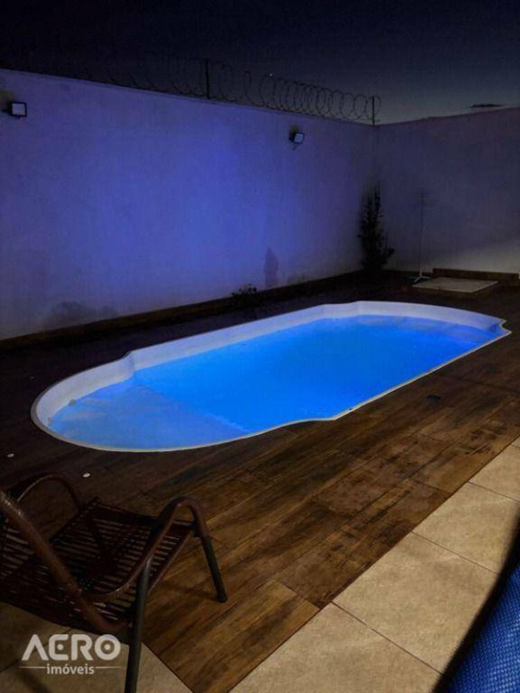 Casa à venda com 3 quartos, 183m² - Foto 11