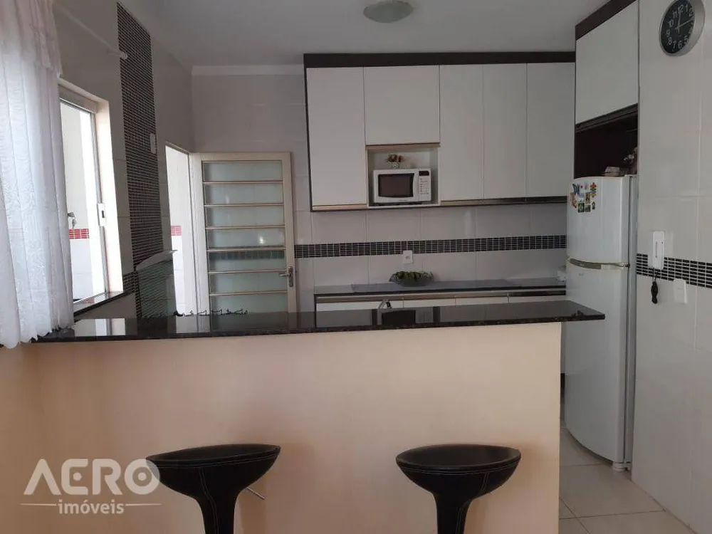 Casa, 3 quartos, 108 m² - Foto 1