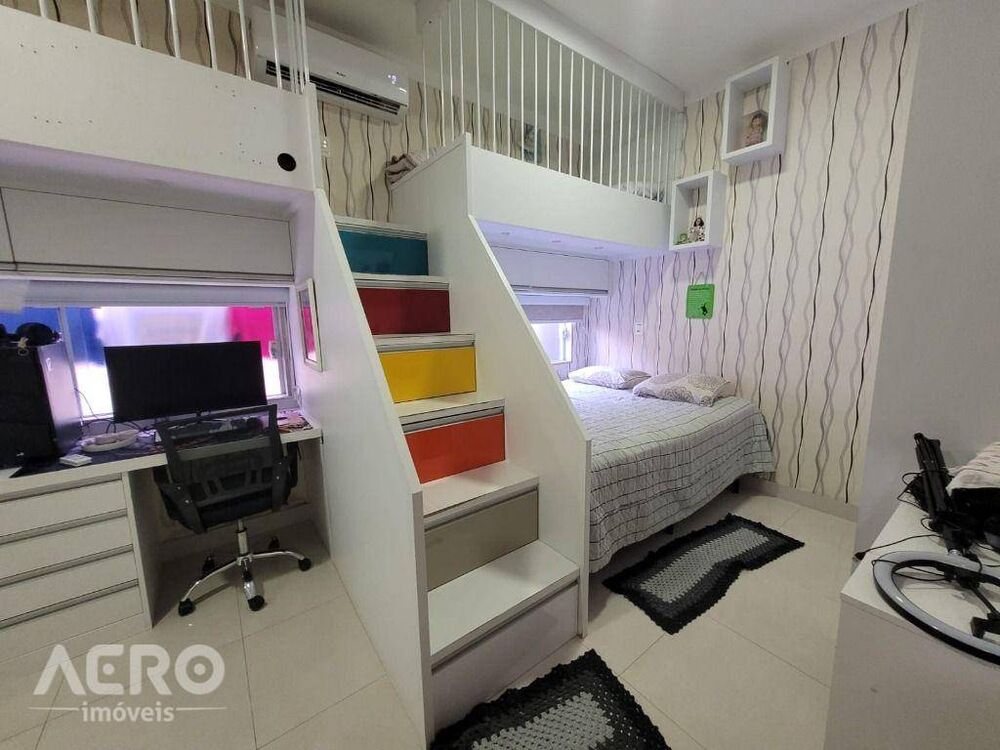 Casa à venda com 2 quartos, 119m² - Foto 1