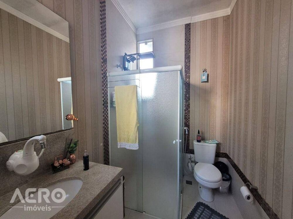 Casa à venda com 2 quartos, 119m² - Foto 11
