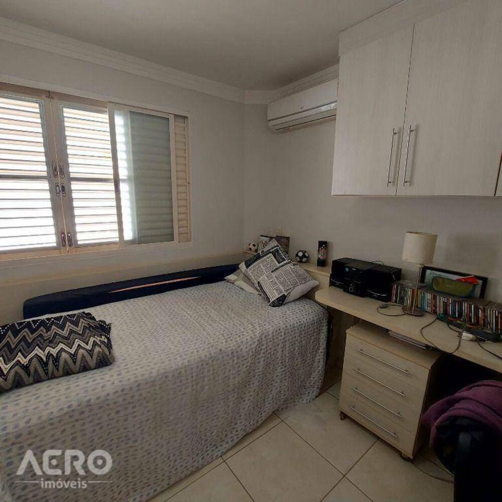 Casa de Condomínio à venda com 3 quartos, 235m² - Foto 3