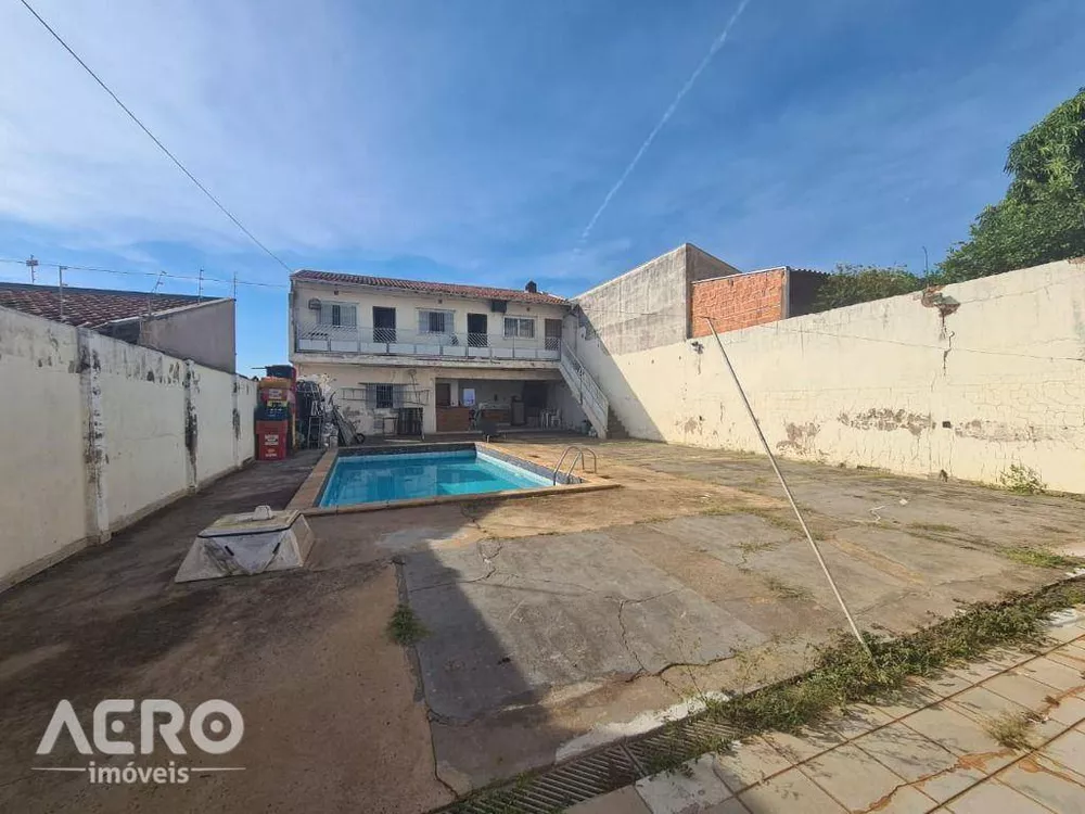 Casa à venda com 3 quartos, 280m² - Foto 2