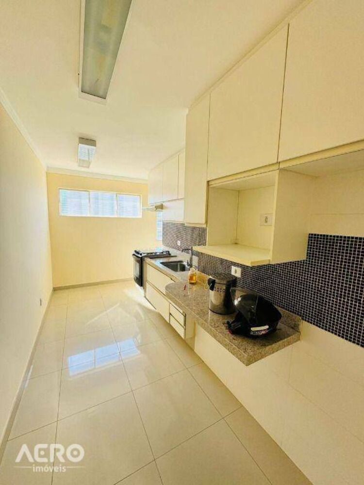 Apartamento à venda com 3 quartos, 112m² - Foto 4