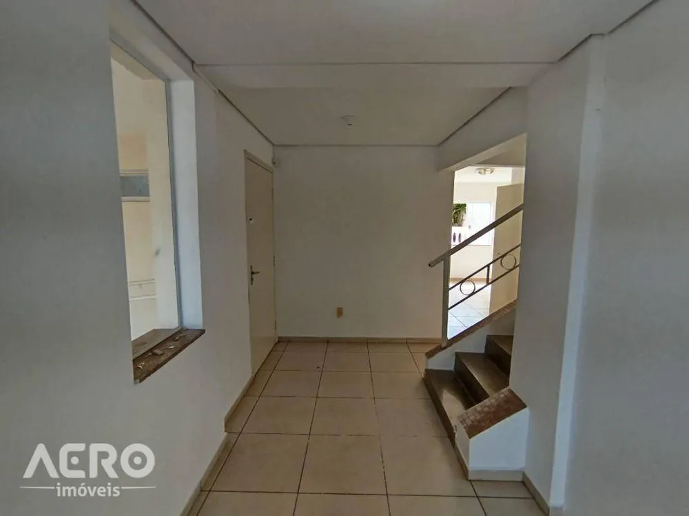 Casa, 4 quartos, 292 m² - Foto 1