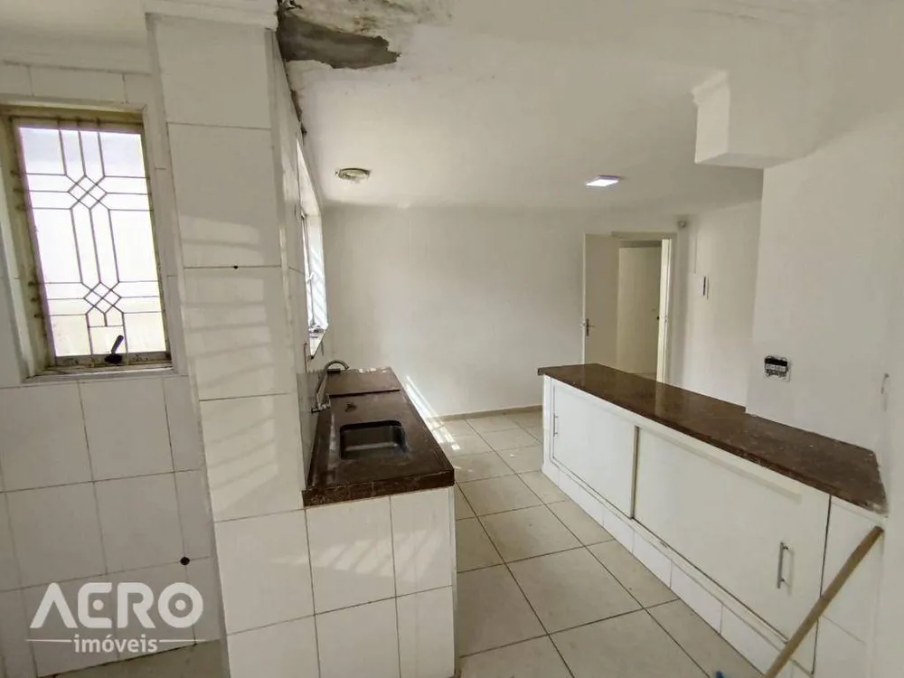 Casa, 4 quartos, 292 m² - Foto 2