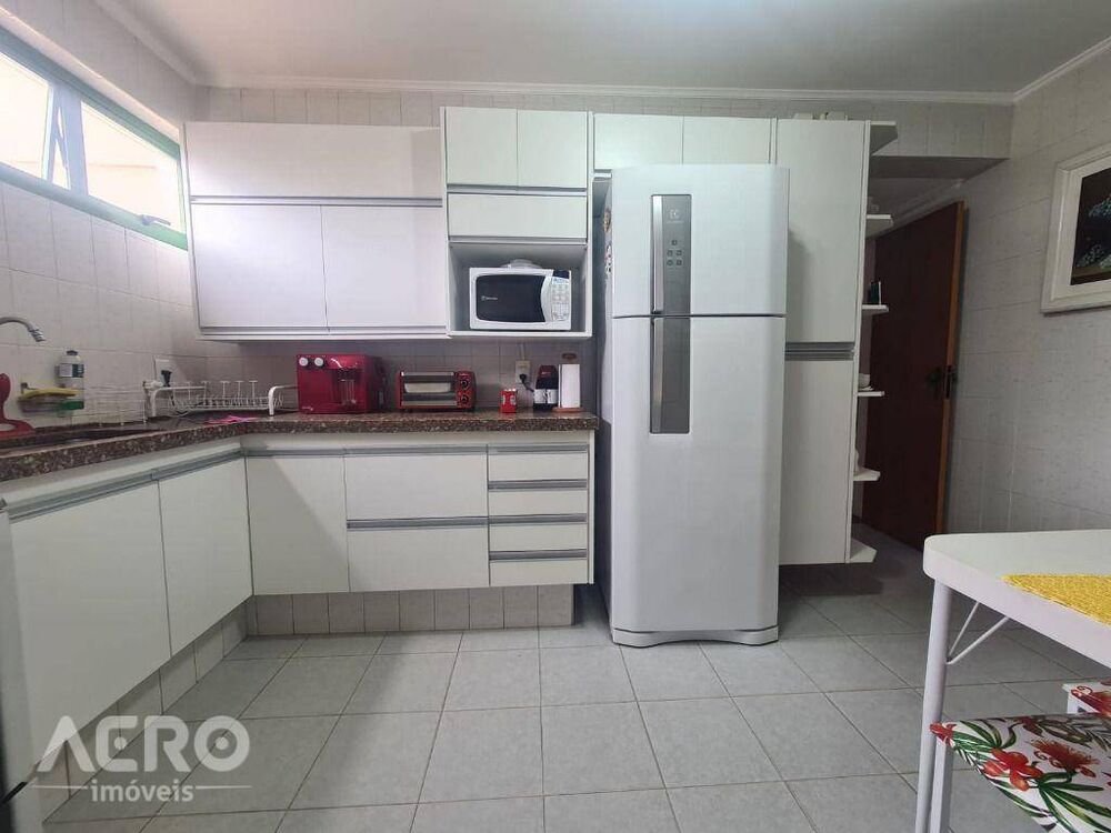 Apartamento à venda com 3 quartos, 128m² - Foto 11