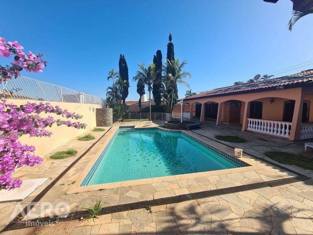 Casa, 3 quartos, 361 m² - Foto 1