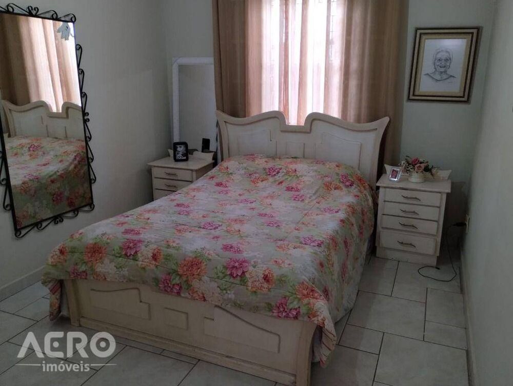 Casa à venda com 4 quartos, 213m² - Foto 7