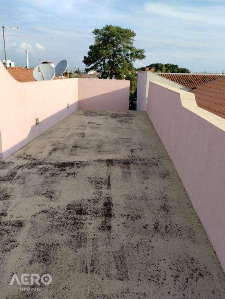 Casa à venda com 4 quartos, 213m² - Foto 2