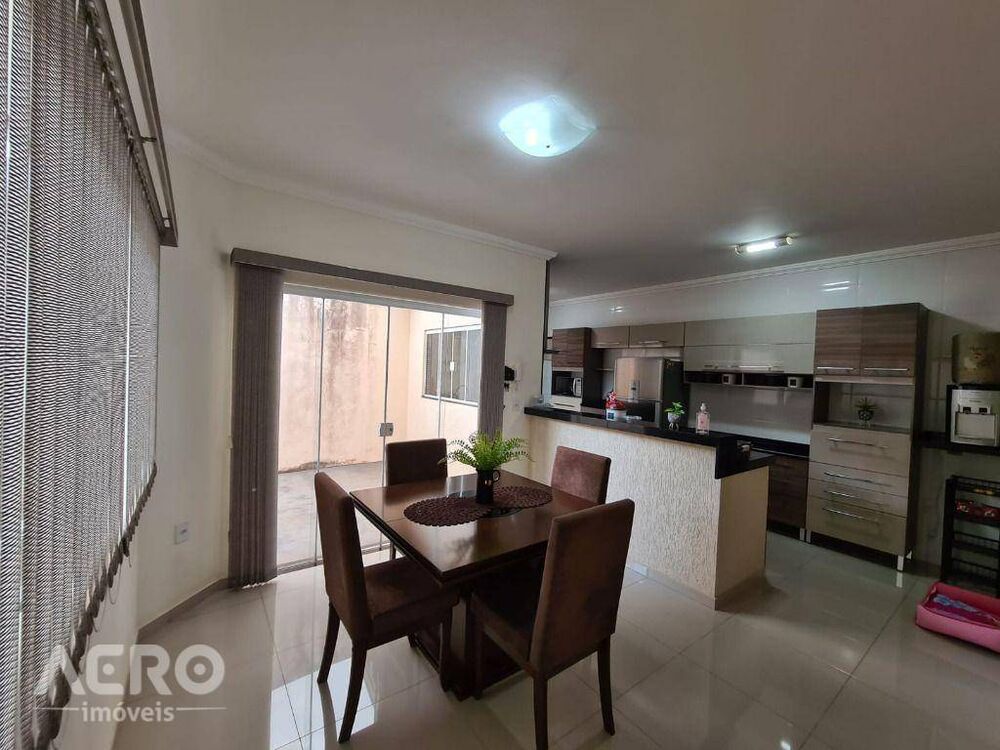 Casa, 3 quartos, 115 m² - Foto 1