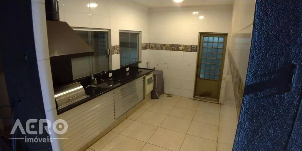 Casa à venda com 2 quartos, 150m² - Foto 4