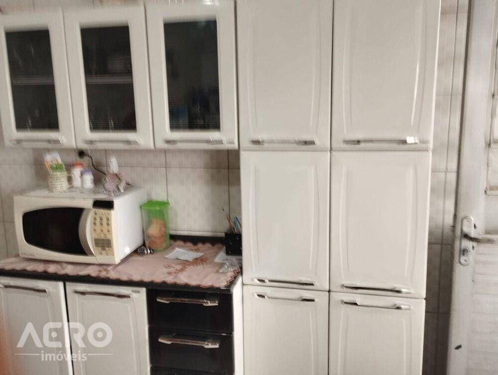 Casa à venda com 2 quartos, 111m² - Foto 3