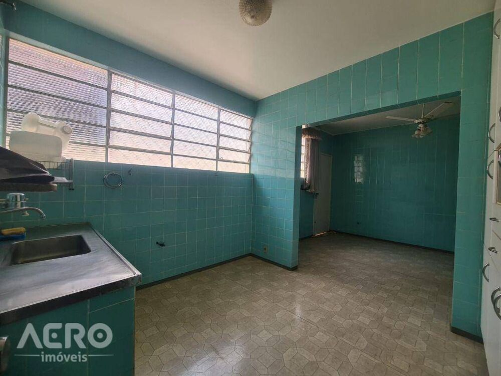 Casa à venda com 4 quartos, 177m² - Foto 11