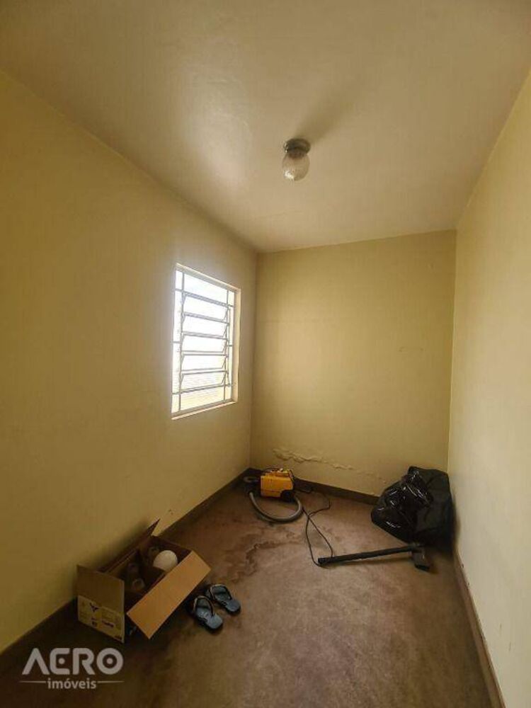 Casa à venda com 4 quartos, 177m² - Foto 8